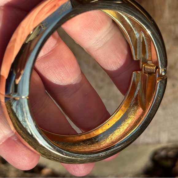 Gorgeous classic navy and gold cuff bracelet with hinged opening - Picture 4 of 9